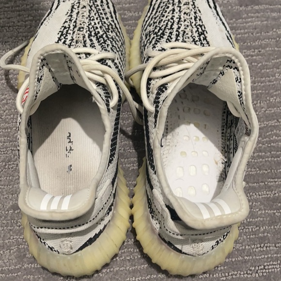 Yeezy Zebra size 9.5 - Picture 6 of 7